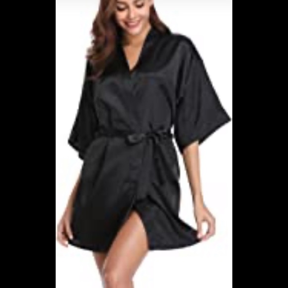 Black satin short robe NWT fits s, m, l